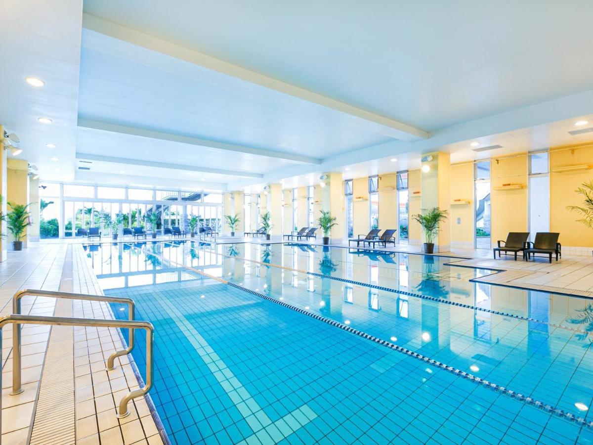 Oriental Hotel Okinawa Resort & Spa Наго Екстериор снимка Indoor pool