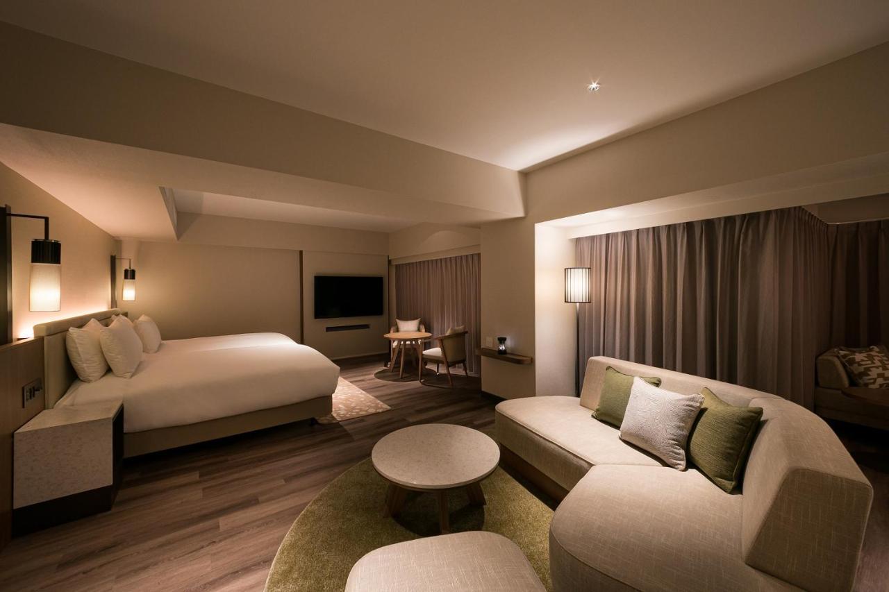 Oriental Hotel Okinawa Resort & Spa Наго Екстериор снимка A suite at the hotel