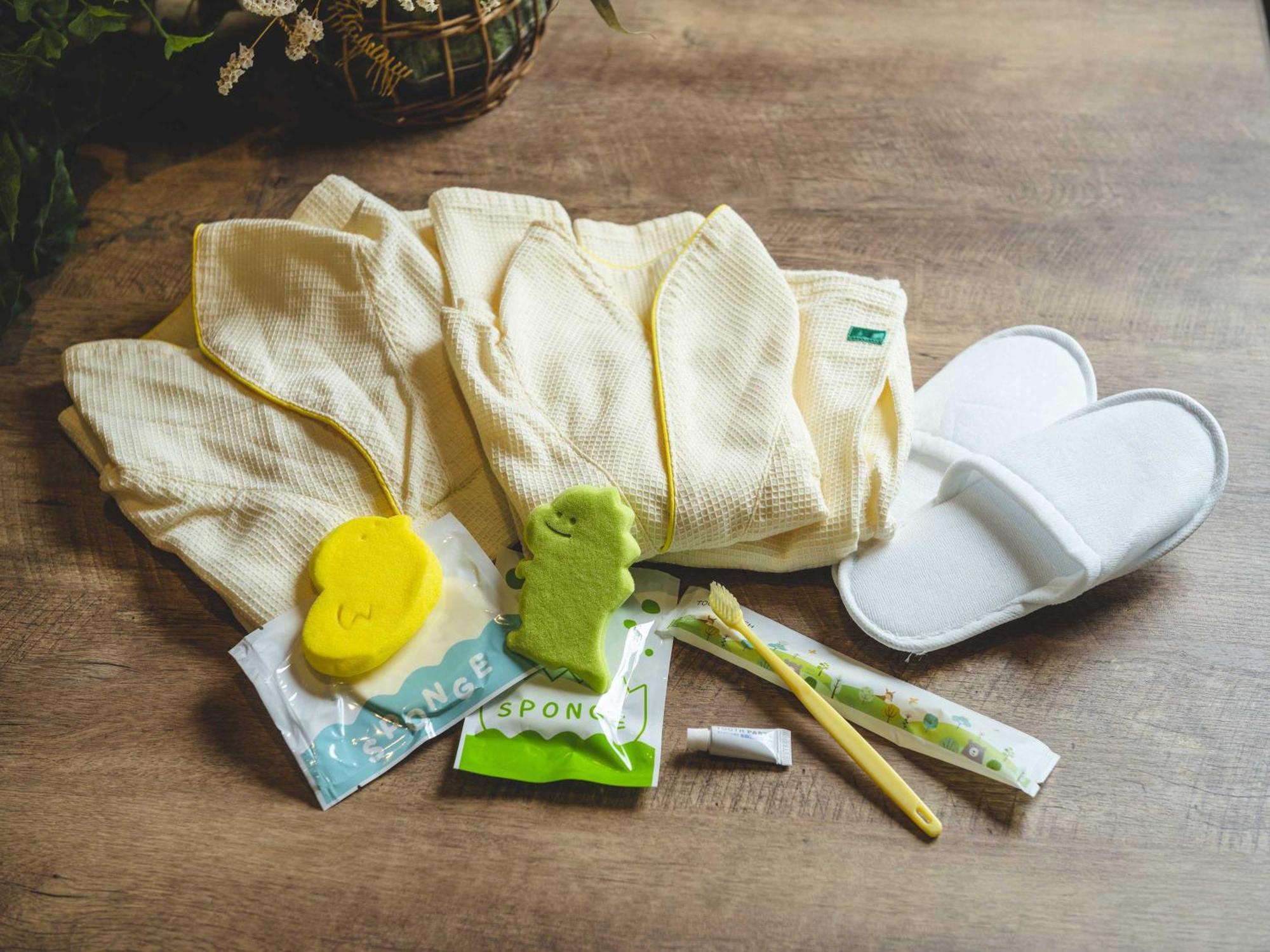 Oriental Hotel Okinawa Resort & Spa Наго Екстериор снимка A set of onsen amenities