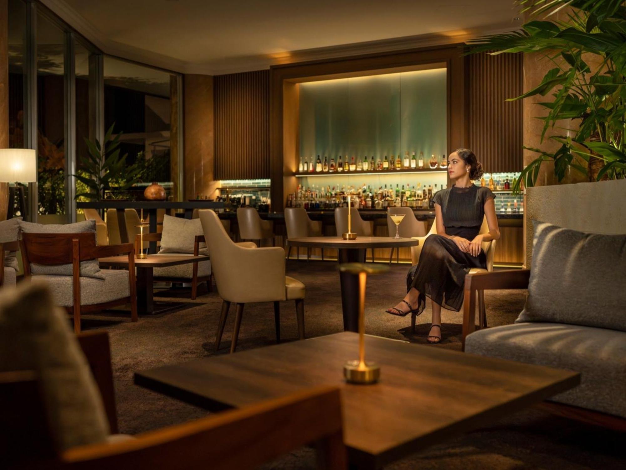 Oriental Hotel Okinawa Resort & Spa Наго Екстериор снимка The Bar